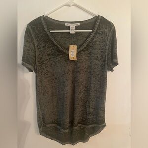 🎉HP🎉NWT American Rag T-Shirt